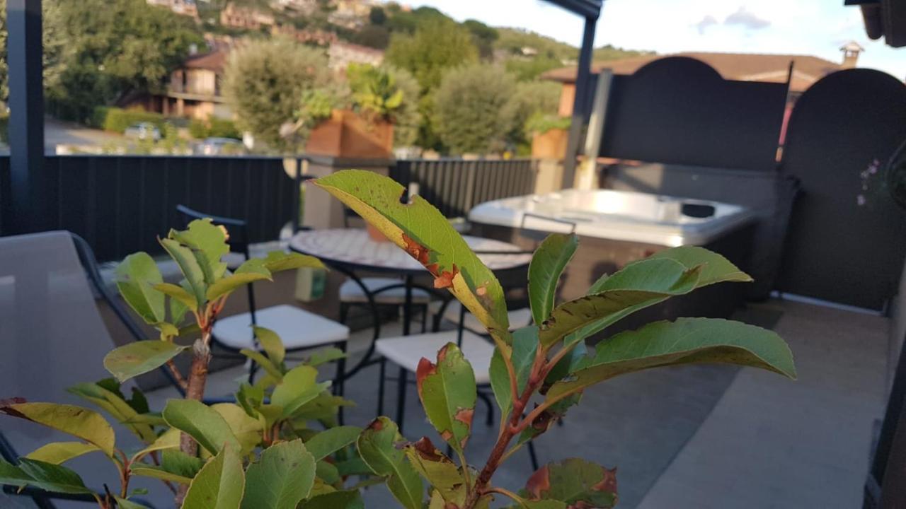Casa Vacanze I Melograni Тревиньяно-Романо Экстерьер фото